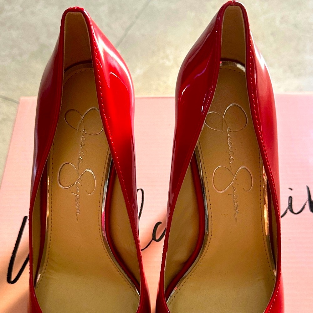 Red Heels ๐ - Picture 4 of 4